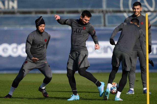 拜仁后卫阿方索酒驾被抓 吊销驾照+禁赛一个月